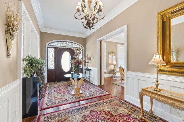 554 E Main St, Jackson, TN 38301