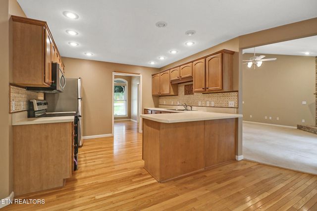 564 Cumberland View Drive, Crossville, TN 38571
