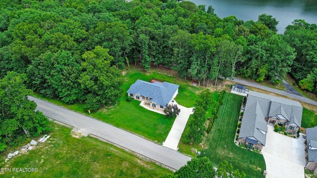 564 Cumberland View Drive, Crossville, TN 38571