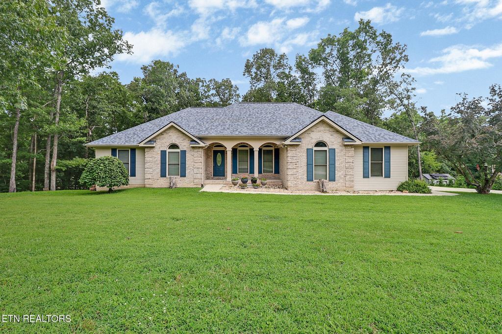 564 Cumberland View Drive, Crossville, TN 38571