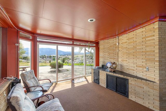 1007 S Barker Rd, Greenacres, WA 99016