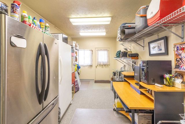 1007 S Barker Rd, Greenacres, WA 99016