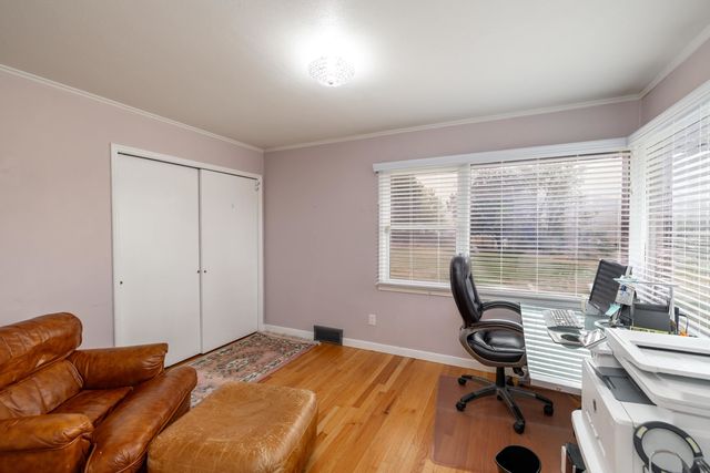 1007 S Barker Rd, Greenacres, WA 99016