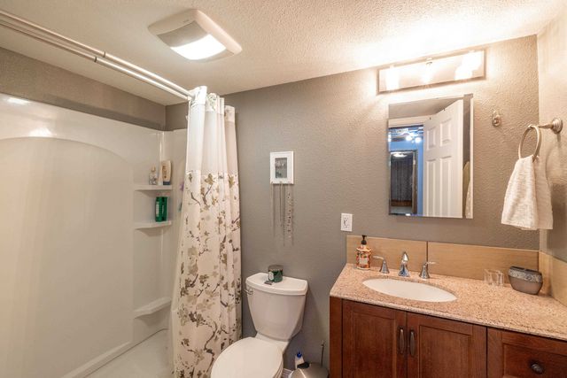 1007 S Barker Rd, Greenacres, WA 99016