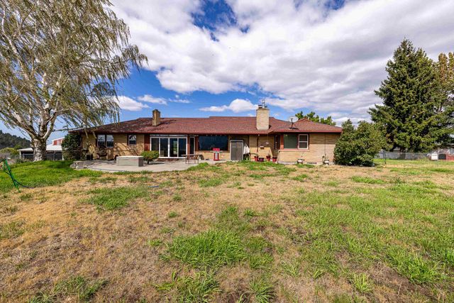 1007 S Barker Rd, Greenacres, WA 99016
