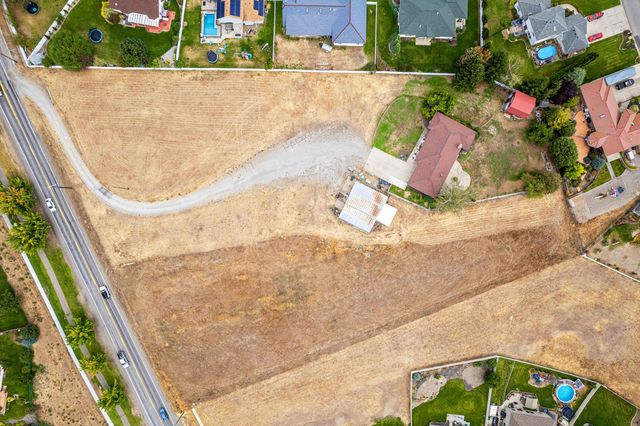 1007 S Barker Rd, Greenacres, WA 99016