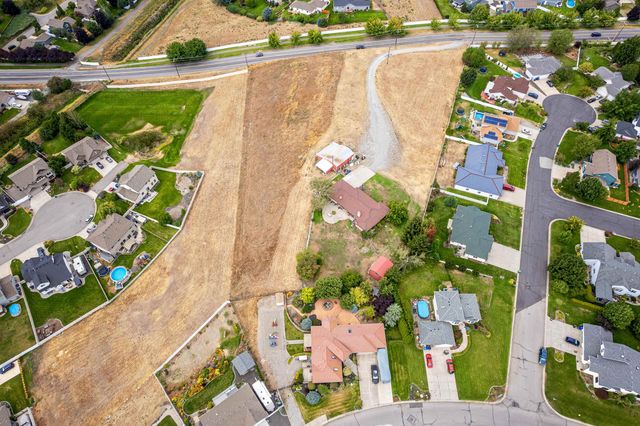 1007 S Barker Rd, Greenacres, WA 99016