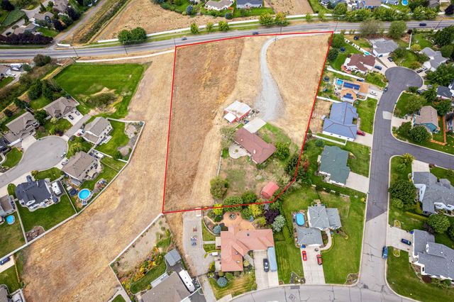 1007 S Barker Rd, Greenacres, WA 99016