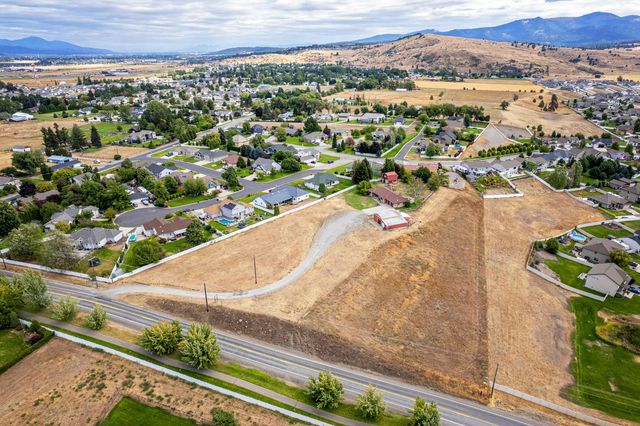 1007 S Barker Rd, Greenacres, WA 99016