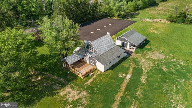 327 GEIGEL HILL RD, Ottsville, PA 18942