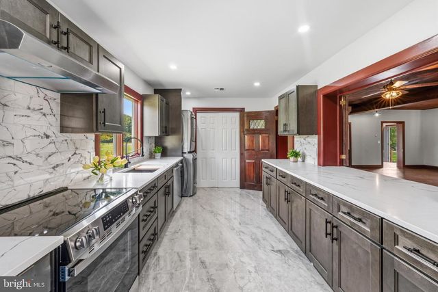 327 GEIGEL HILL RD, Ottsville, PA 18942