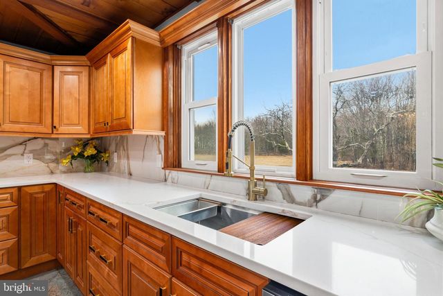 327 GEIGEL HILL RD, Ottsville, PA 18942