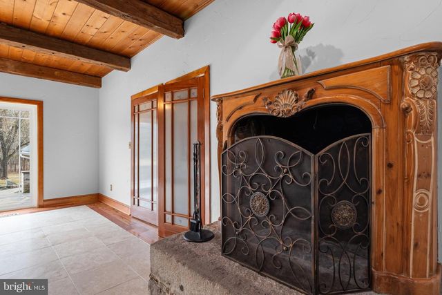 327 GEIGEL HILL RD, Ottsville, PA 18942