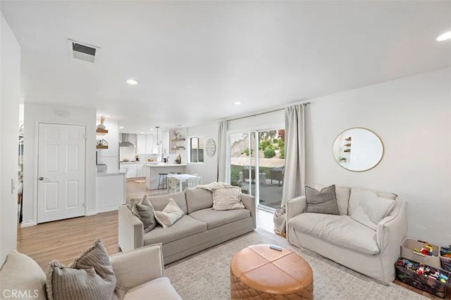 1279 Moss, Upland, CA 91784