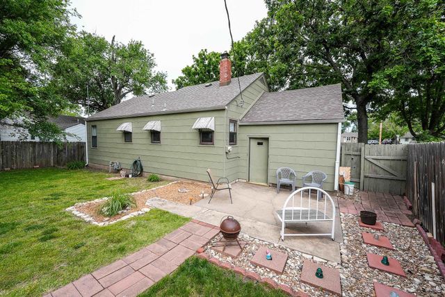 1500 W Edgemoor Dr, El Dorado, KS 67042