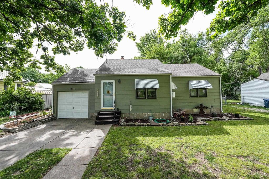 1500 W Edgemoor Dr, El Dorado, KS 67042