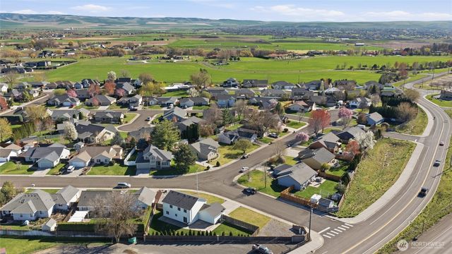 1705 SE Market Street, College Place, WA 99324