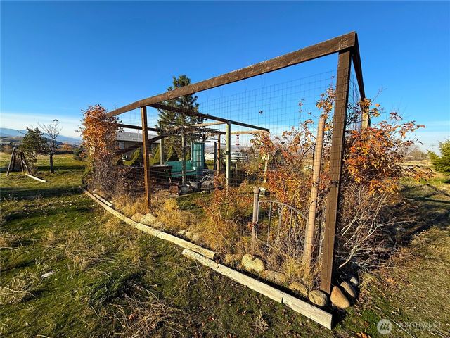 33 Greenacres Road, Riverside, WA 98849