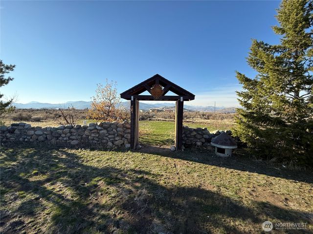 33 Greenacres Road, Riverside, WA 98849