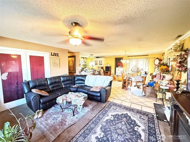 33 Greenacres Road, Riverside, WA 98849