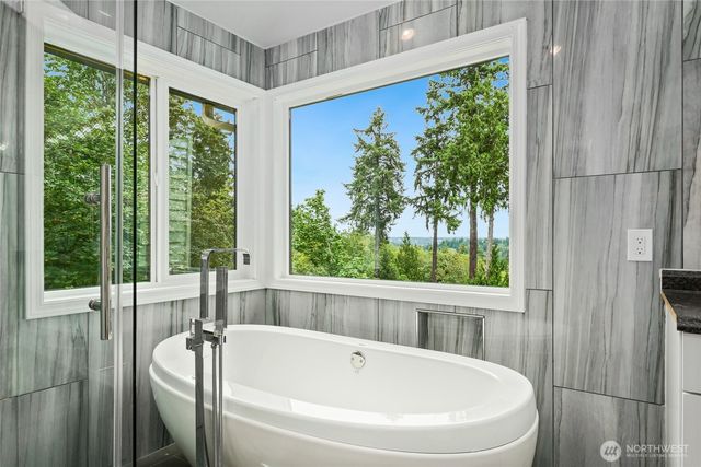 15609 92nd Court NE, Bothell, WA 98011
