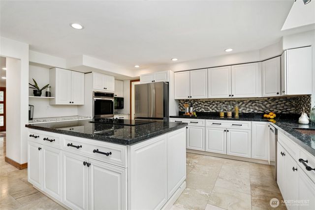 15609 92nd Court NE, Bothell, WA 98011