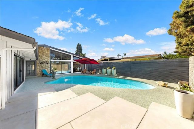 3125 Kallin Avenue, Long Beach, CA 90808