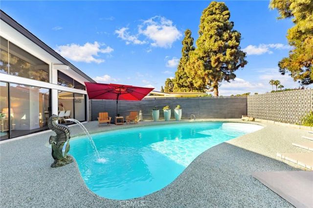 3125 Kallin Avenue, Long Beach, CA 90808