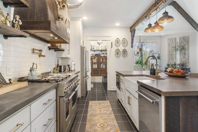 302 Cedar Hollow Ct, Lebanon, TN 37087