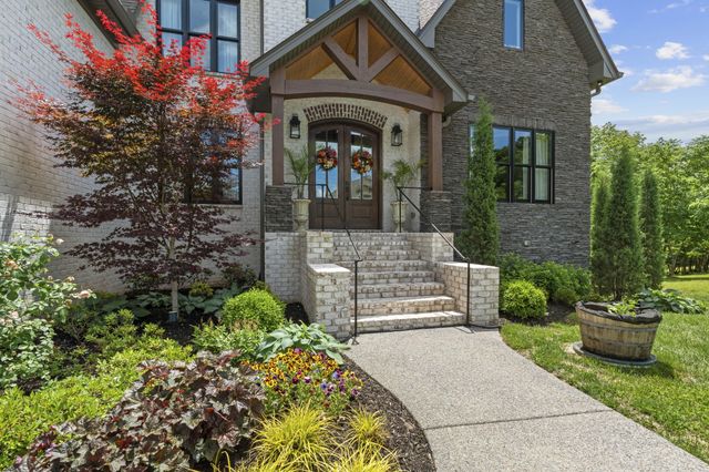 302 Cedar Hollow Ct, Lebanon, TN 37087