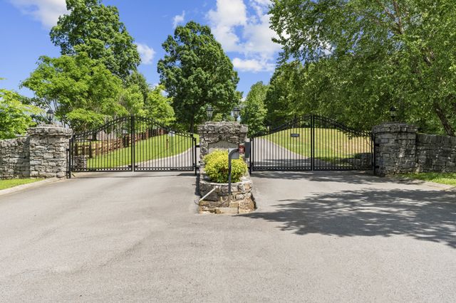 302 Cedar Hollow Ct, Lebanon, TN 37087