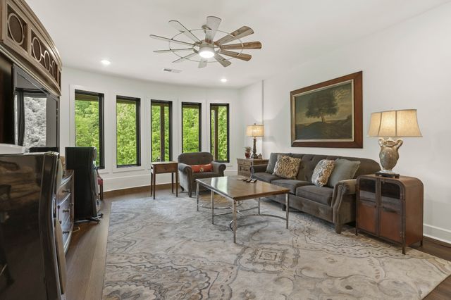 302 Cedar Hollow Ct, Lebanon, TN 37087