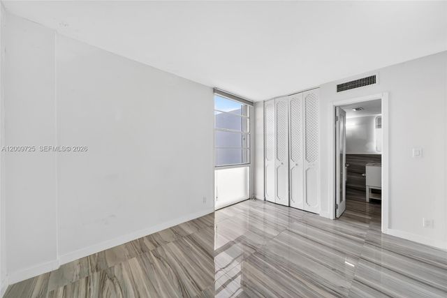 3401 N Country Club Dr 812, Aventura, FL 33180