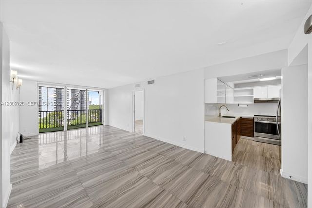 3401 N Country Club Dr 812, Aventura, FL 33180