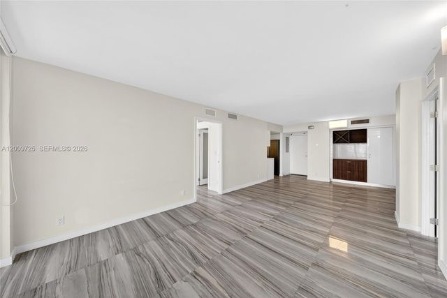 3401 N Country Club Dr 812, Aventura, FL 33180