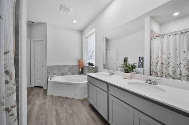 16102 Hidalgo Street, Conroe, TX 77303