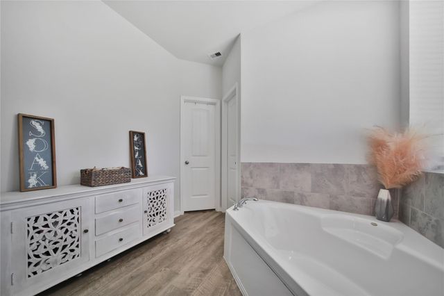 16102 Hidalgo Street, Conroe, TX 77303