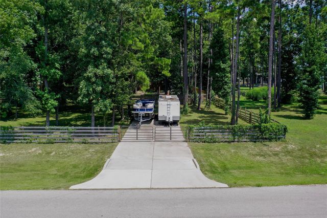 16102 Hidalgo Street, Conroe, TX 77303