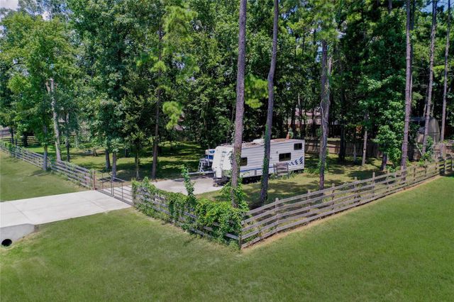 16102 Hidalgo Street, Conroe, TX 77303