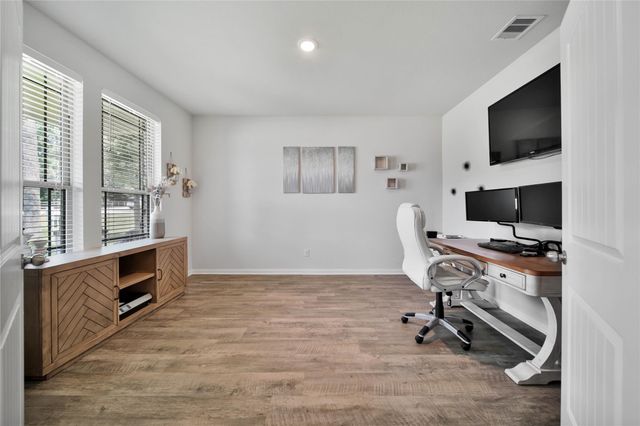 16102 Hidalgo Street, Conroe, TX 77303