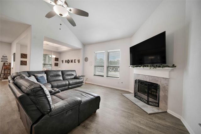 16102 Hidalgo Street, Conroe, TX 77303