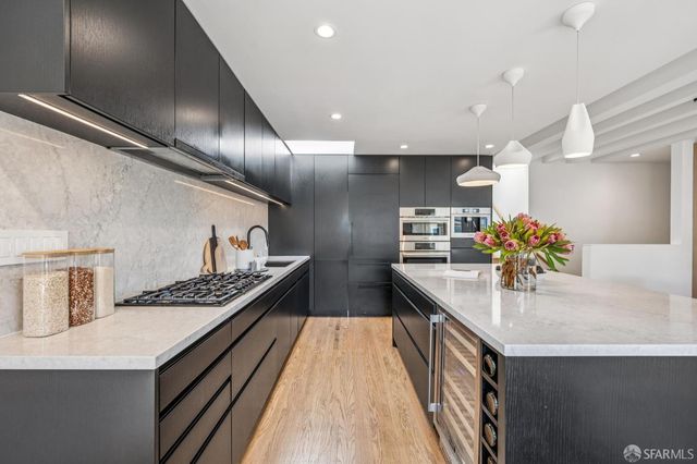 136 Los Palmos Drive, San Francisco, CA 94127