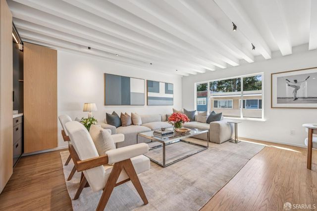 136 Los Palmos Drive, San Francisco, CA 94127