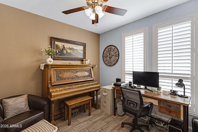 3301 S GOLDFIELD Road 6055, Apache Junction, AZ 85119