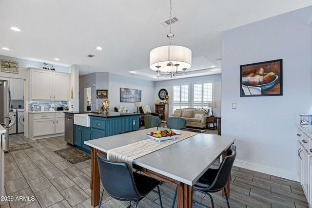 3301 S GOLDFIELD Road 6055, Apache Junction, AZ 85119