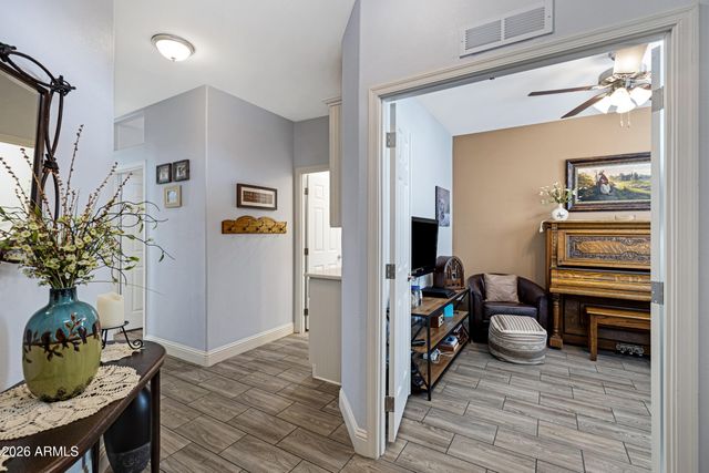 3301 S GOLDFIELD Road 6055, Apache Junction, AZ 85119