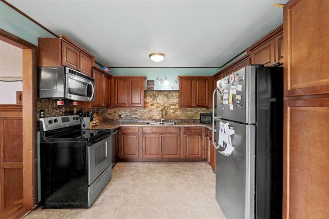 1302 W Casado St, Wichita, KS 67217