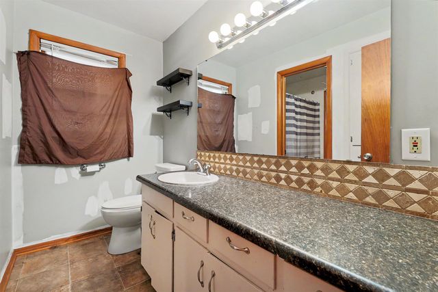1302 W Casado St, Wichita, KS 67217
