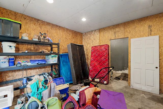 1302 W Casado St, Wichita, KS 67217