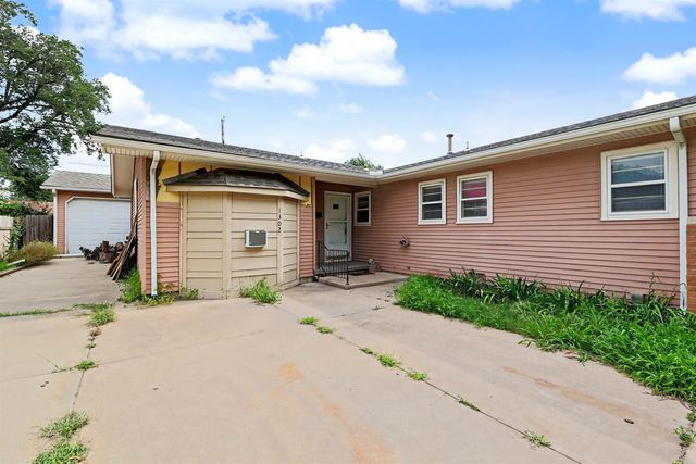 1302 W Casado St, Wichita, KS 67217